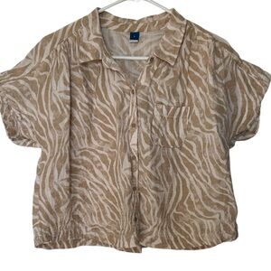 🟢 3/$30 Old Navy Tan and Cream Zebra Print Button-Down Shirt 100% cotton small